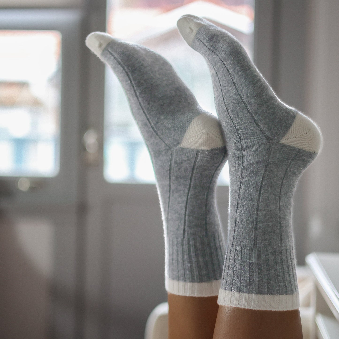Chaussettes KLUE en Laine Mérinos avec Bandes Coloris Grey