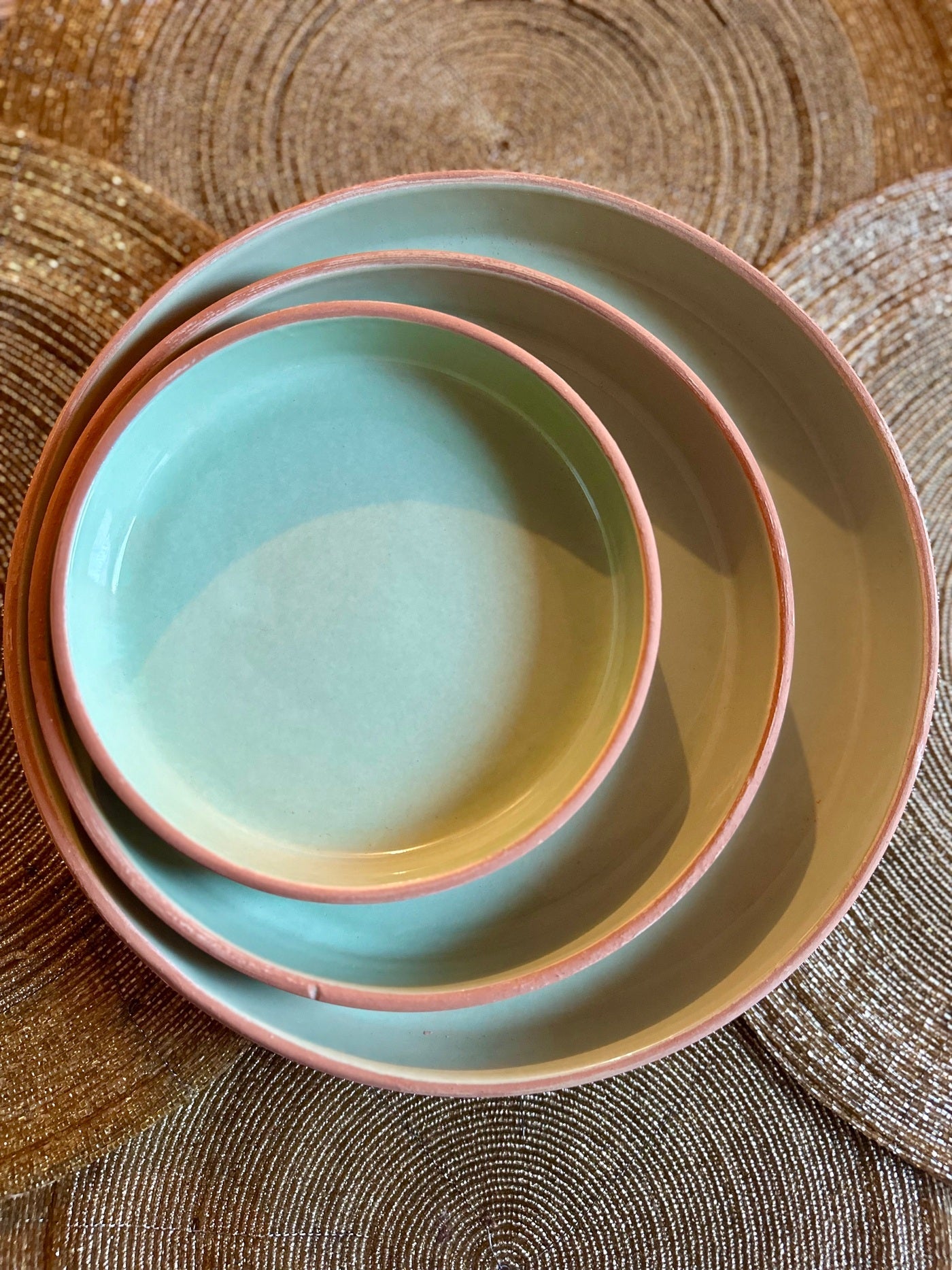 Assiettes terre & lumière – PISTACHE