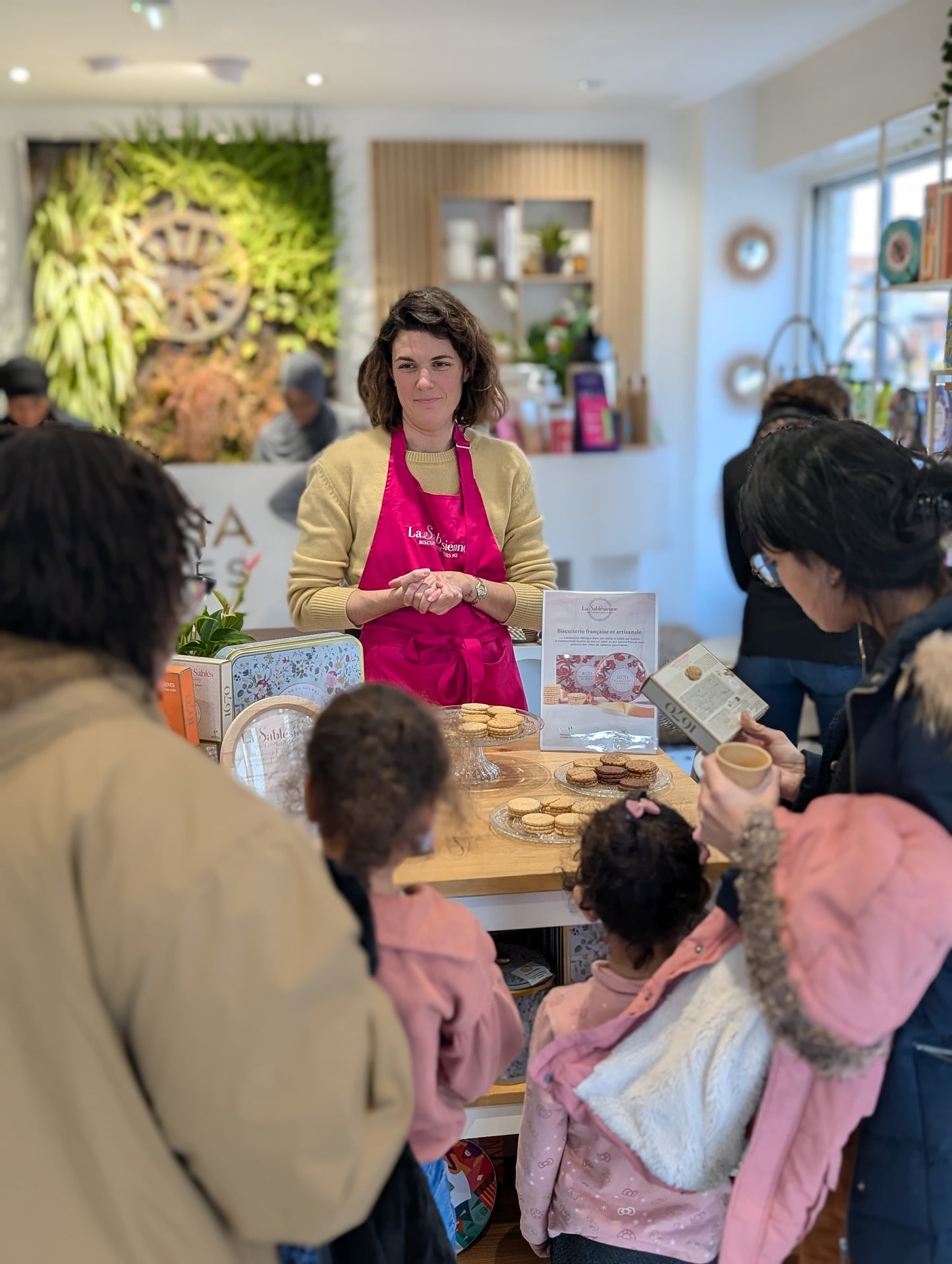 🎉 1 an d’AGORHA GALERIES- Dégustation & -20% en boutique sur une séléction d'articles le Samedi 25 avril dès 14h30