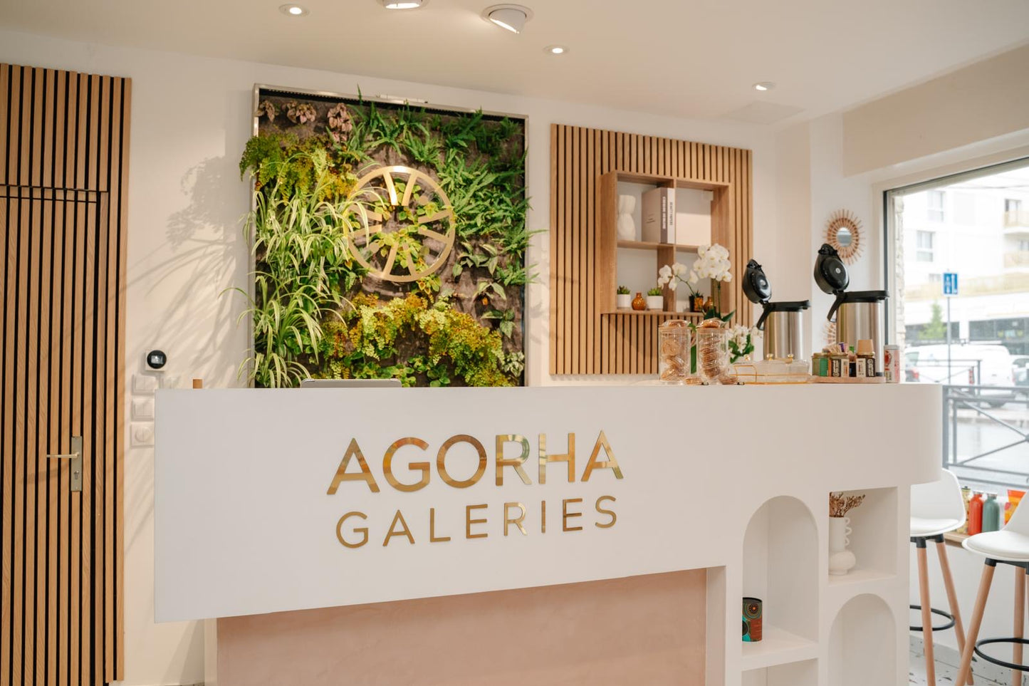 🎉 1 an d’AGORHA GALERIES- Dégustation & -20% en boutique sur une séléction d'articles le Samedi 25 avril dès 14h30