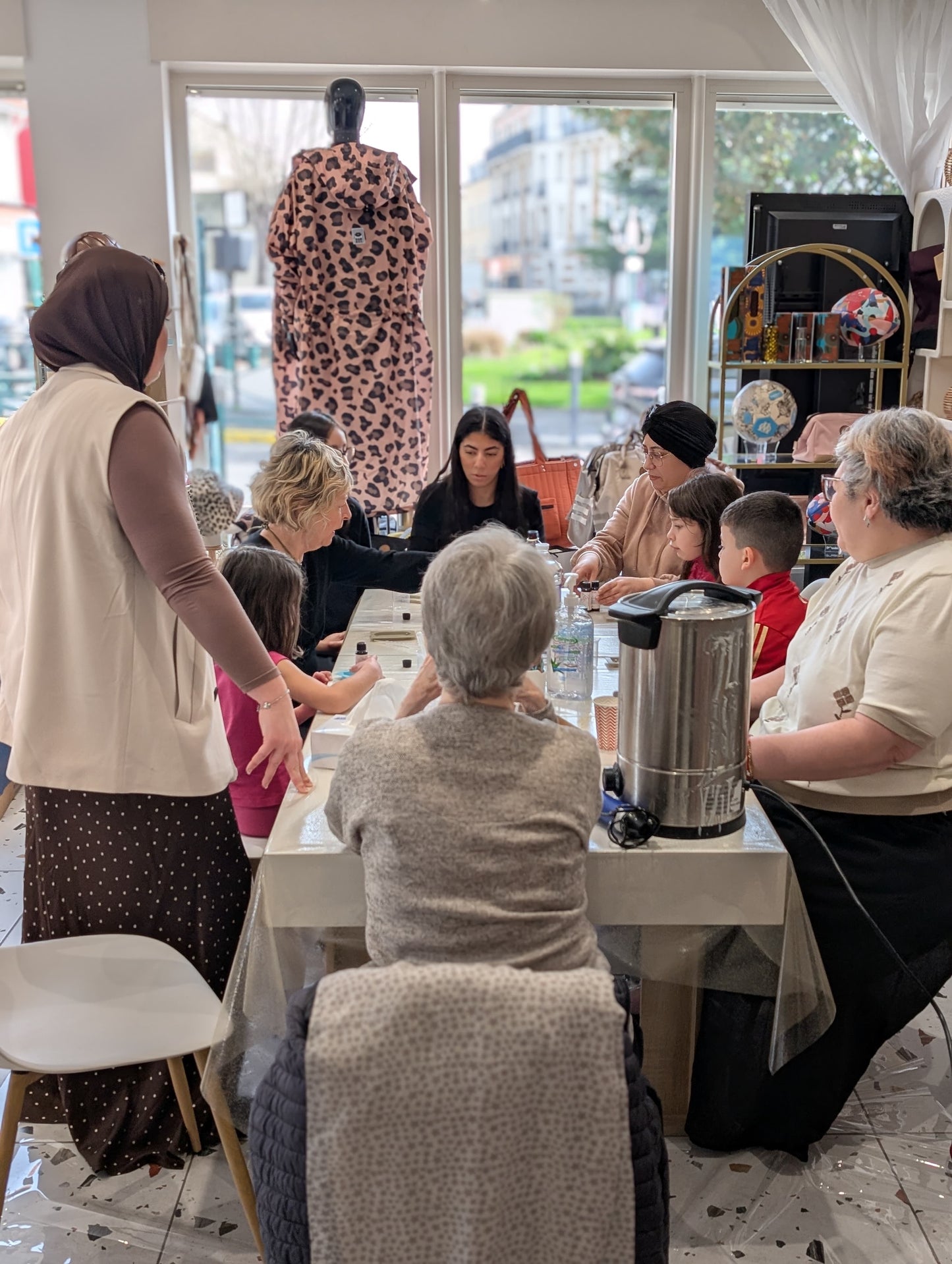 🌸 Atelier Création d’un Palet Parfumé en Cire 🌸