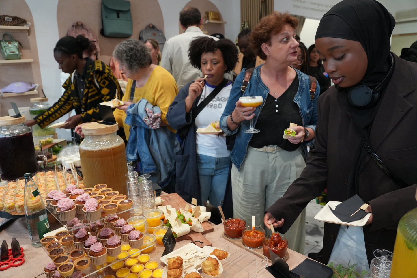 🎉 1 an d’AGORHA GALERIES- Dégustation & -20% en boutique sur une séléction d'articles le Samedi 25 avril dès 14h30