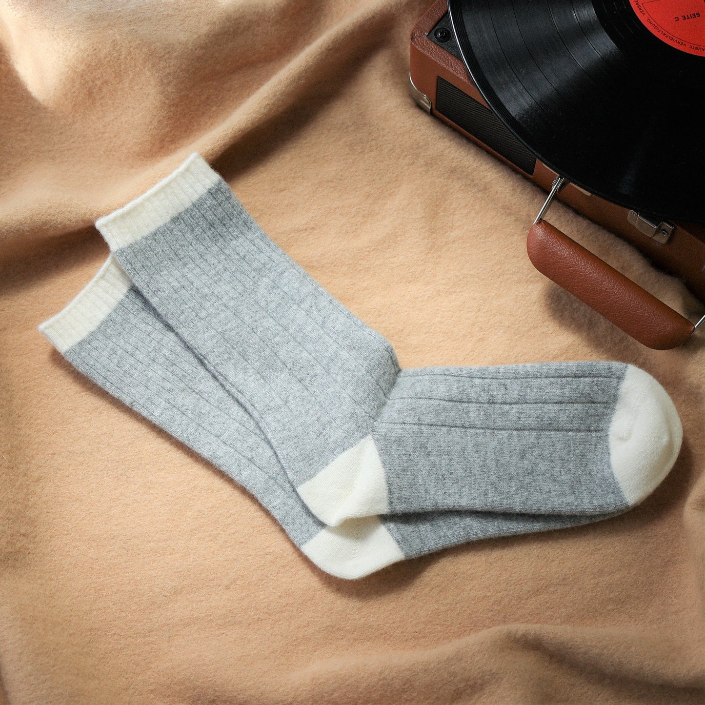 Chaussettes KLUE en Laine Mérinos avec Bandes Coloris Grey