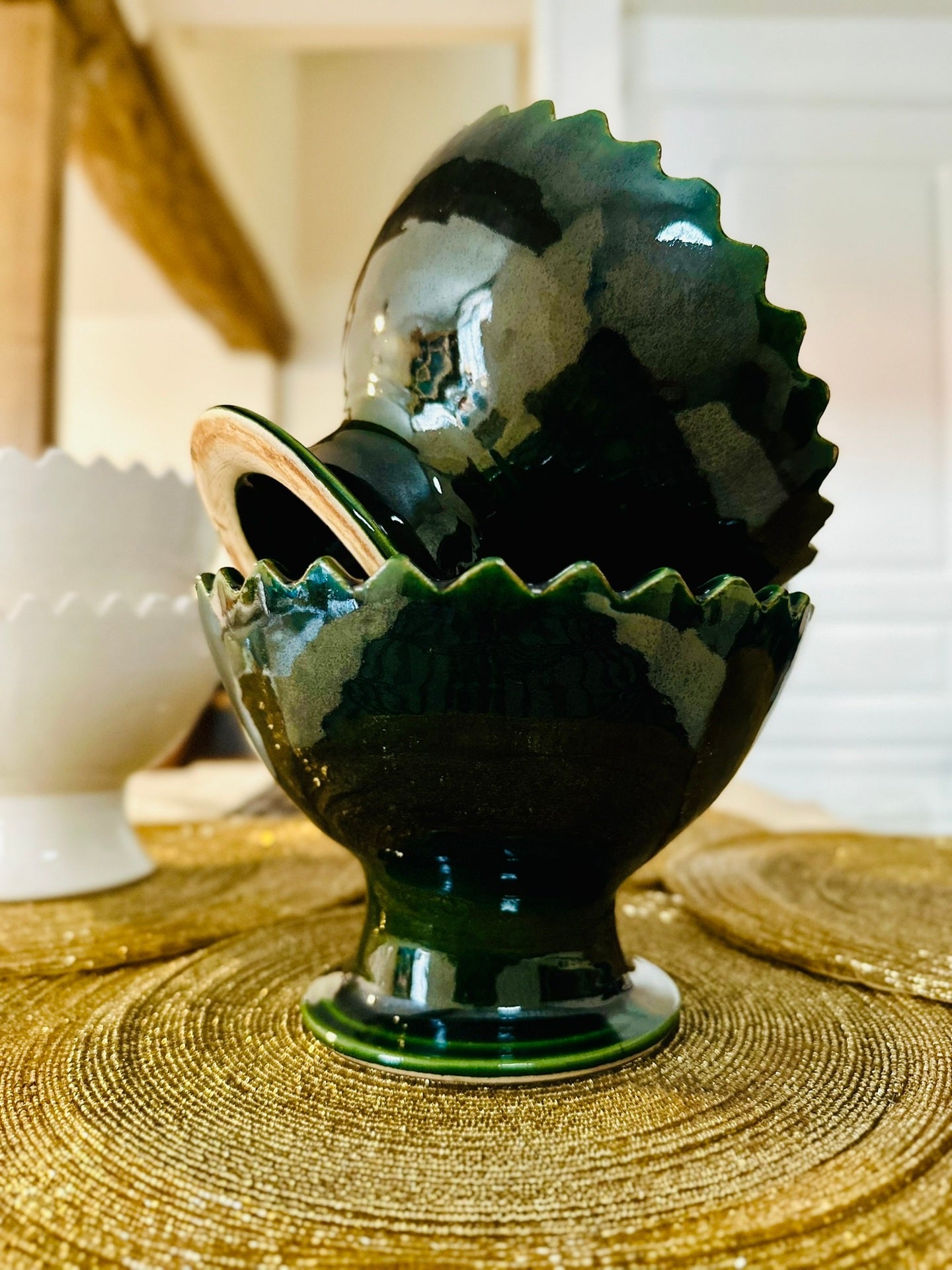 Coupelle – saladier à bords sculptés