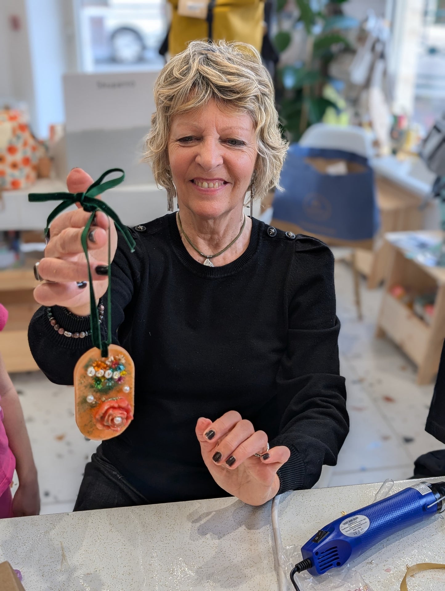 🌸 Atelier Création d’un Palet Parfumé en Cire 🌸