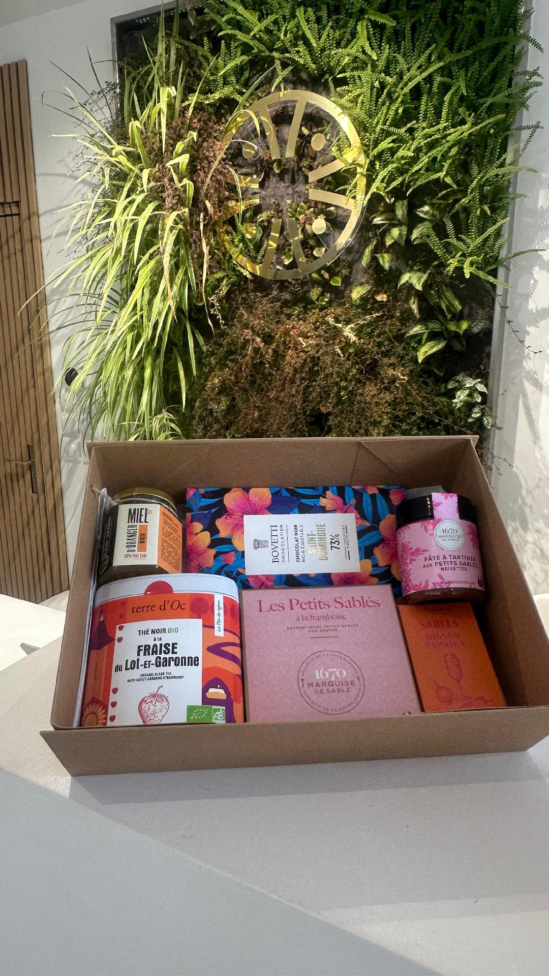 LES COFFRETS ENGAGÉS BY AGORHA GALERIES